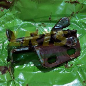 GENUINE LAND ROVER RH WINDSCREEN CLAMP SERIES I 303724