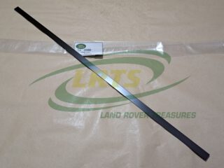 NOS GENUINE LAND ROVER STATION WAGON BACK SIDE DOOR UPPER WINDOW CHANNEL PACKING STRIP SERIES 2/A 3 333082