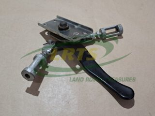 NOS GENUINE LAND ROVER BACK LOWER TAIL END DOOR LOCK ASSY RANGE ROVER CLASSIC 390277