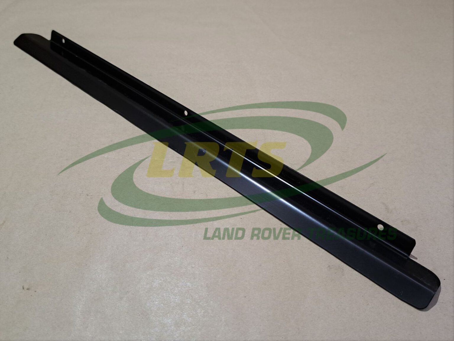 MWC9376 RETAINER SEATBASE LAND ROVER DEF Land Rover Treasure Shop