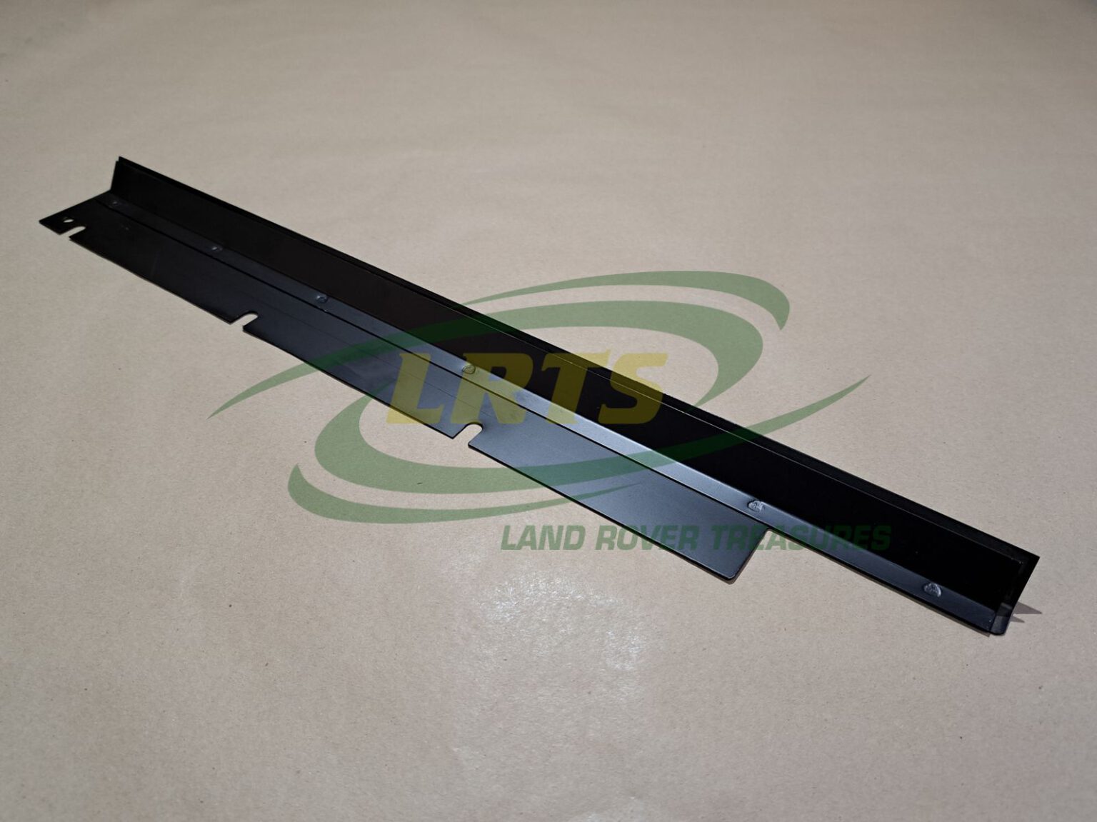 MWC6254 RETAINER RH DASH TRIM LAND ROVER SERIES 3 DEF - Land Rover ...