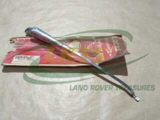 NOS GENUINE LAND ROVER WINDSCREEN LH WIPER ARM SERIES 1 2 2A 3 560945
