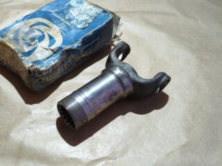 NOS GENUINE LAND ROVER PROP SHAFT SLEEVE YOKE SERIES 8407L